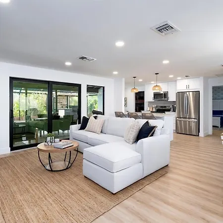 7 Min Walk To Beach And Jw! Golf! Pool! Arcade And Games